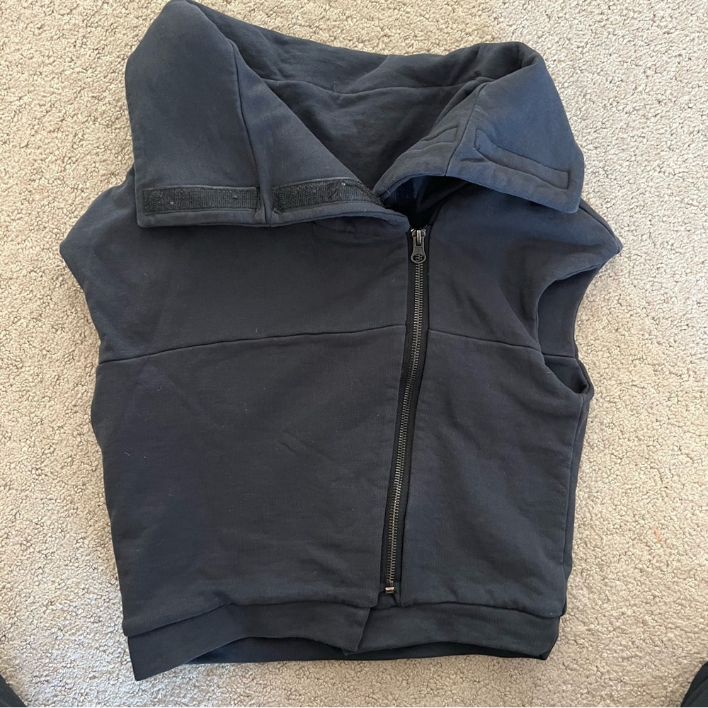Dorawyn crop vest anthracite gray